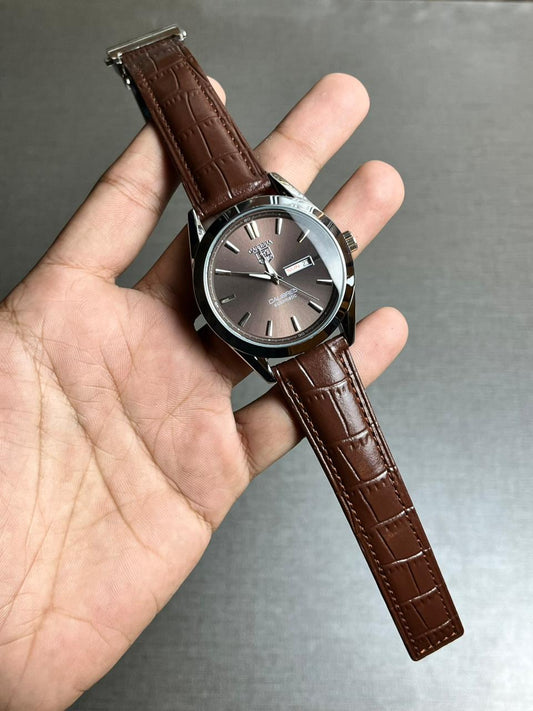 TH Calibre 5 Day & Date Leather Strap Watch